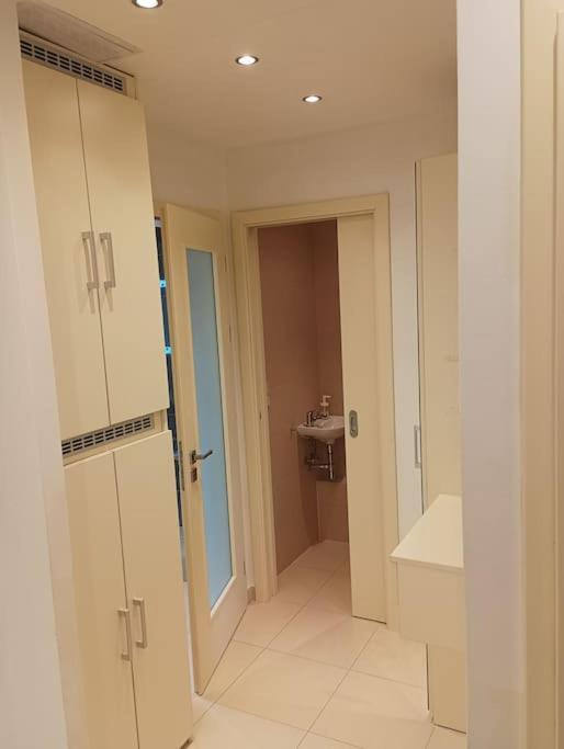 Spacious Modern 3 Bedroom Aparment Lejlighed