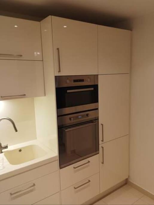 Lejlighed Spacious Modern 3 Bedroom Aparment Prag